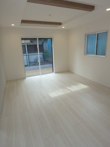 霞ヶ関北5丁目　4LDK新築戸建　駐車２台の居間・リビング