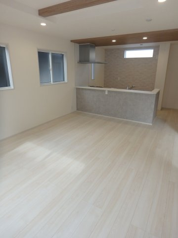 霞ヶ関北5丁目　4LDK新築戸建　駐車２台の居間・リビング