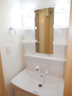 【洗面所】 | パニエ　ド　フルールⅠ | 忙しい朝には欠かせない洗面所です