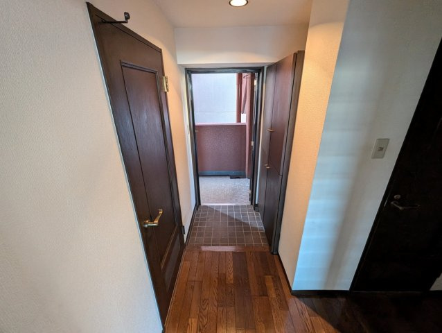 ロマネスク六ツ門の玄関|毎日通る玄関はこちらです