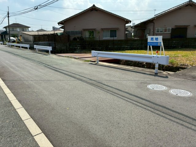 久留米市野中町1345‐１の前面道路含む現地写真