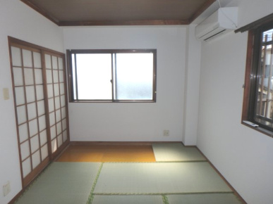 小郡市祇園　３階建住宅の和室|２階の7.5帖の和室です。