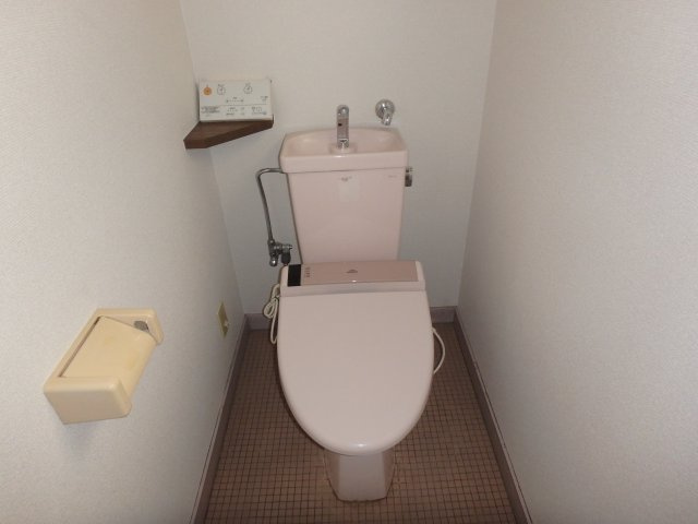 小郡市祇園　３階建住宅のトイレ|２階のトイレです。