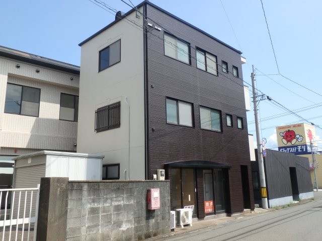 小郡市祇園　３階建住宅