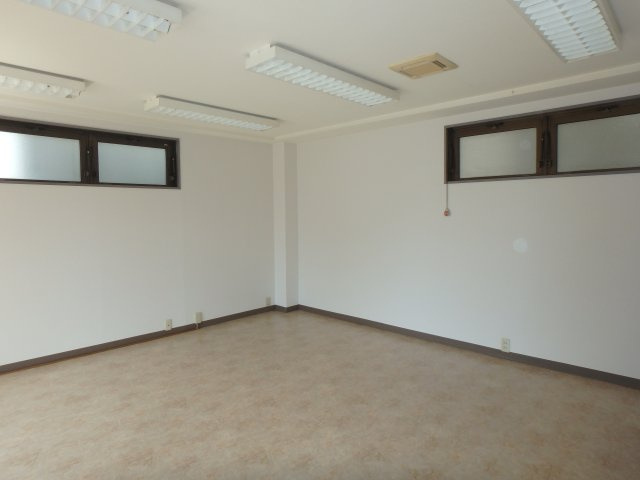 小郡市祇園　３階建住宅のその他|きれいな室内です。