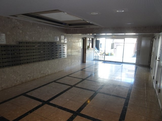 ロマネスク通町のエントランス|落ち着いたエントランスです