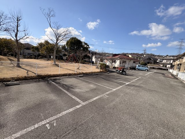 スカイハイツ喜里が丘の駐車場