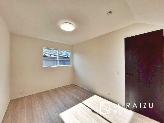 【洋室】 | 平日・休日問わず、いつでもご見学が出来ます♪☆実際に見て、触れて感じる安心のお住まい探しを体験して下さい♪☆物件情報だけでなく、地域の特色などなどエリア情報もお伝え出来たら嬉しいです♪