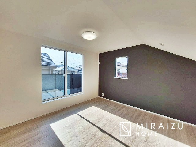 【寝室】 | 建物完成につき、実際のお部屋をごゆっくりご見学いただけます。お休みの日にご家族で見学はいかがでしょう。