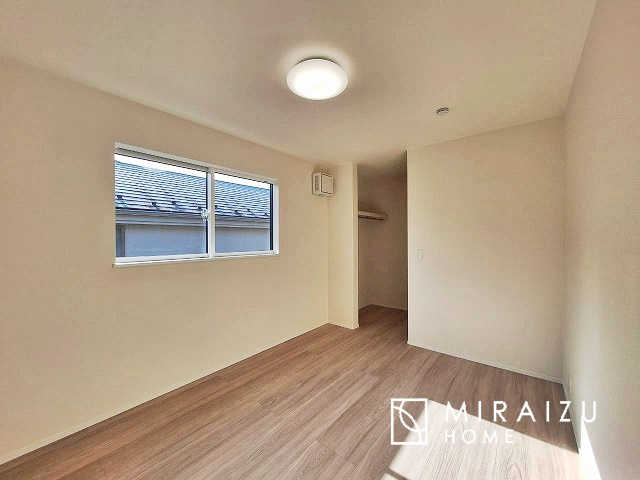 【子供部屋】 | 暮らしやすさを考えたプランで快適な現地ロケーションを実現。安らぎに満たされる、ゆとりのある日々を過ごせます♪