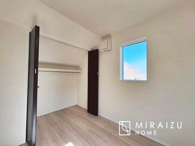 【収納】 | 日当たりの良いお家は嬉しいですよね。それぞれ価値観が分かれる箇所です、実際に内覧して日当たりの心地よさをご体感下さいね♪