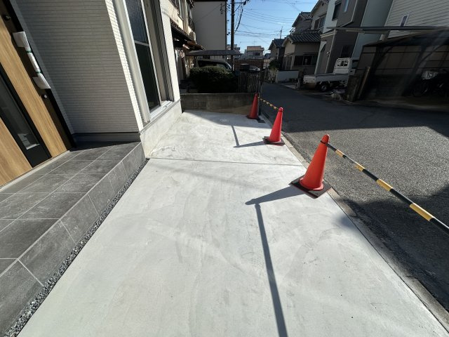 明石市大久保町大窪　新築戸建の駐車場