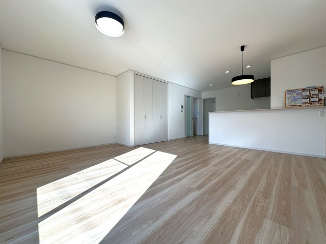 明石市大久保町大窪　新築戸建の居間・リビング