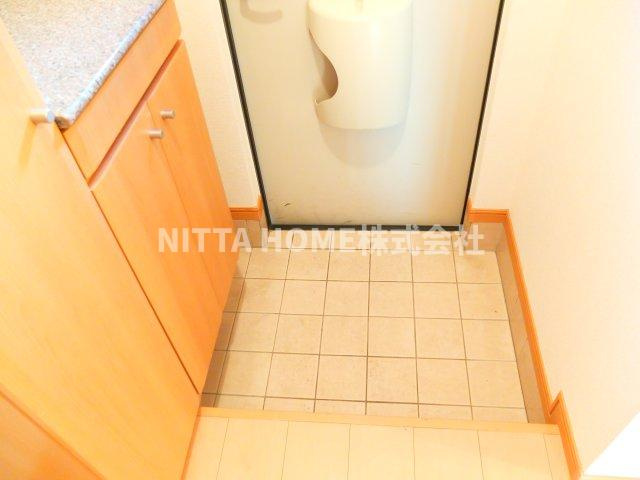 ベルファミーユⅢ１番館の玄関|玄関にはシューズボックスを設置しています！