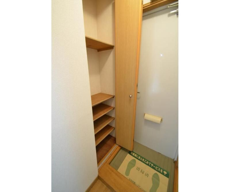 エステートピア青山の玄関