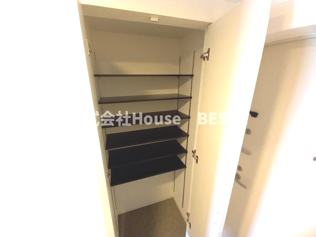 GENOVIA神戸新開地駅前の収納