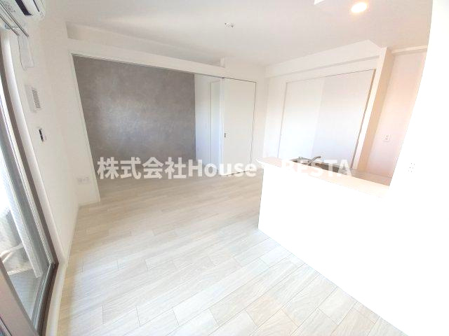 GENOVIA神戸新開地駅前の居間・リビング