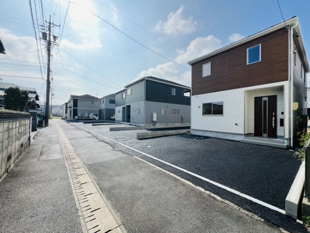 碧南市相生町4丁目62番、63番1、63番　他『仲介手数料無料』新築戸建ての前面道路含む現地写真