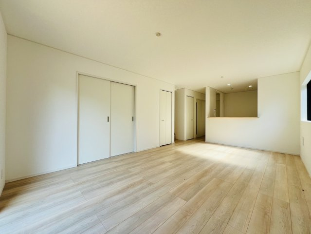 碧南市相生町4丁目62番、63番1、63番　他『仲介手数料無料』新築戸建ての居間・リビング