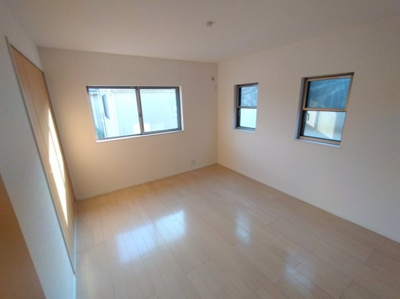 【洋室】 | 千葉市稲毛区園生町戸建 | 明るい洋室です