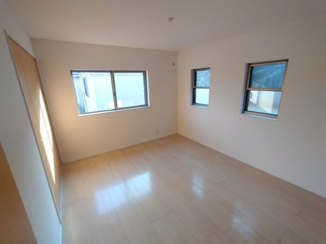 【洋室】 | 千葉市稲毛区園生町戸建 | 明るい洋室です