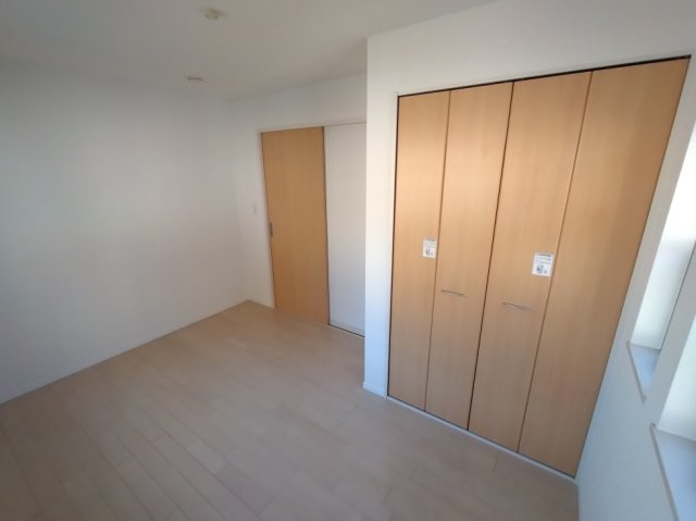 【洋室】 | 千葉市稲毛区園生町戸建 | 使い勝手のいい洋室です