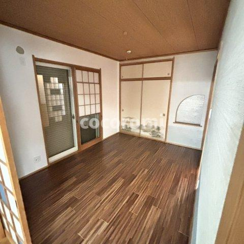 私部西戸建ての洋室