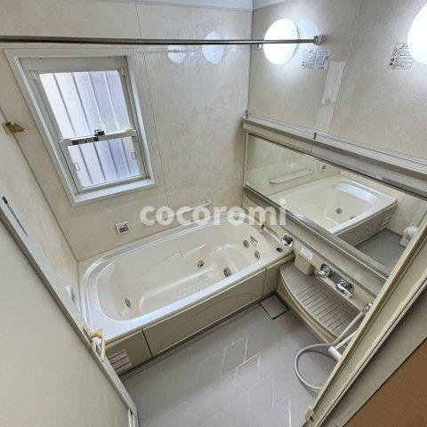 私部西戸建ての浴室