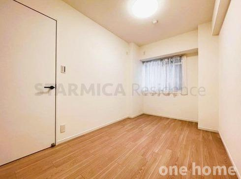 三国駅前アーバンコンフォートの洋室|◆約5.3帖洋室です！シンプルな内装につき、様々な家具との相性はバッチリです！