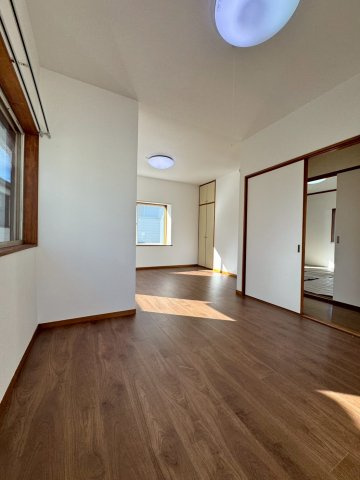 飯能市征矢町中古戸建ての洋室