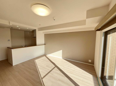 【居間・リビング】 | 日神パレステージ海浜幕張 | ゆったり過ごせる居間です