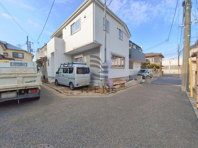 【前面道路含む現地写真】 | 練馬区大泉学園町３丁目　新築戸建て | 見通しもよく落ち着いた住宅街でゆったり過ごせる住環境です