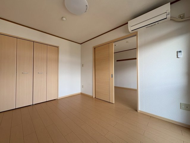 サウスタウンＦの洋室
