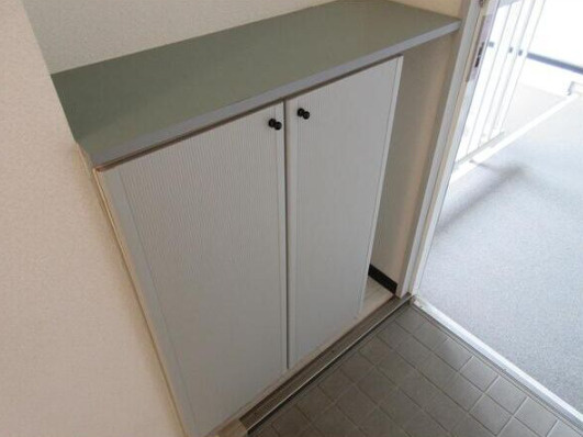 JAサンビレッジ末広Aの玄関