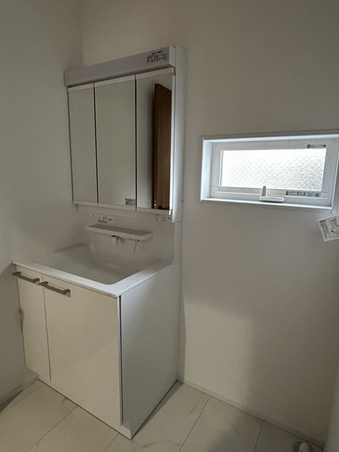 岡山市東区西大寺中2丁目の独立洗面台