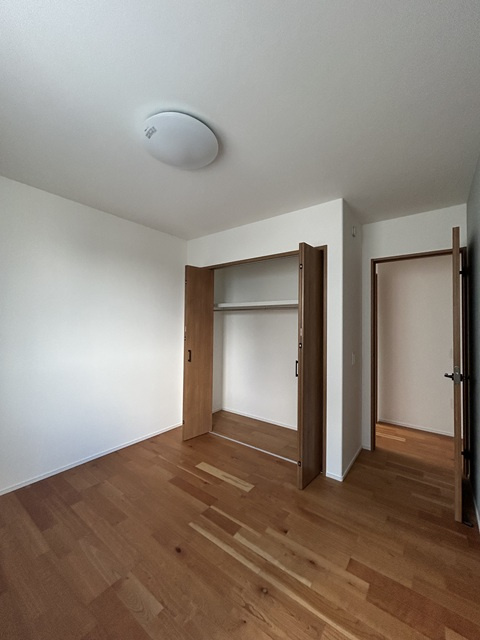 岡山市東区西大寺中2丁目の洋室|2階中央洋室