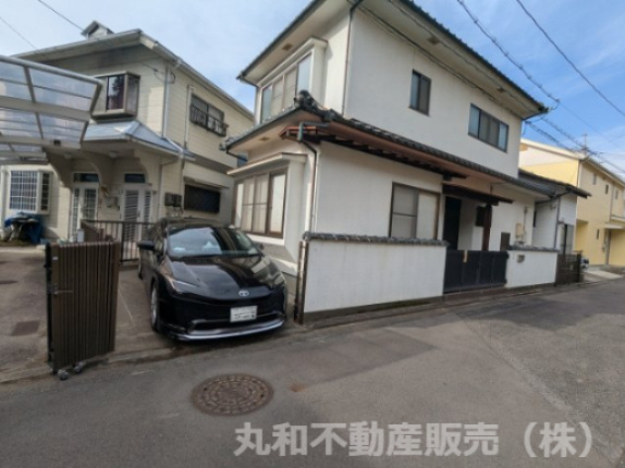 広島市東区戸坂山根３丁目　中古一戸建ての駐車場