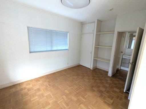 広島市東区戸坂山根３丁目　中古一戸建ての洋室