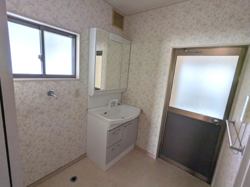 広島市東区戸坂山根３丁目　中古一戸建ての独立洗面台