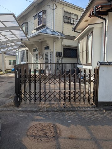 広島市東区戸坂山根３丁目　中古一戸建ての駐車場