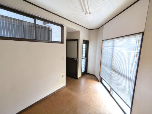 広島市東区戸坂山根３丁目　中古一戸建ての洋室