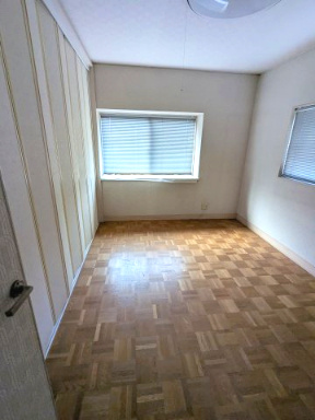 広島市東区戸坂山根３丁目　中古一戸建ての洋室