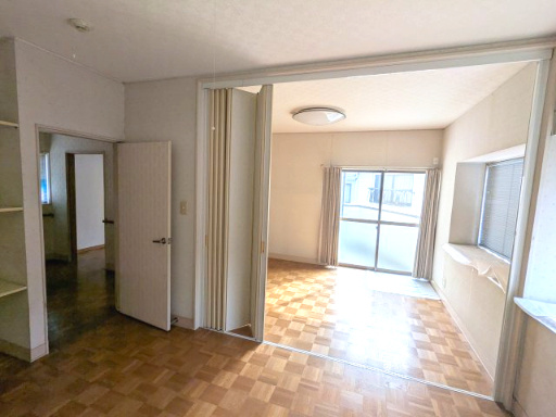 広島市東区戸坂山根３丁目　中古一戸建ての洋室