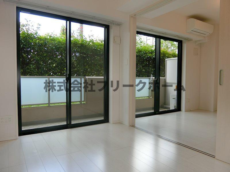 武蔵野市西久保１丁目の賃貸マンションの居間・リビング