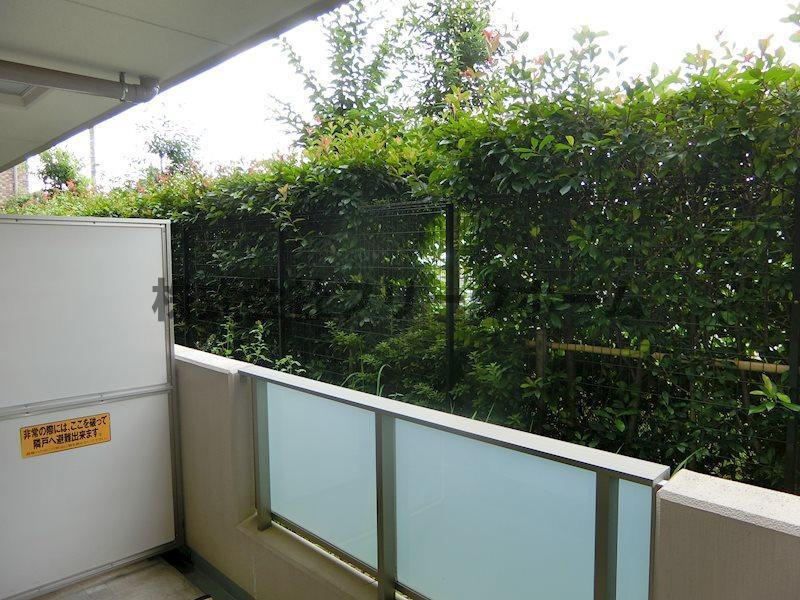 武蔵野市西久保１丁目の賃貸マンションのバルコニー