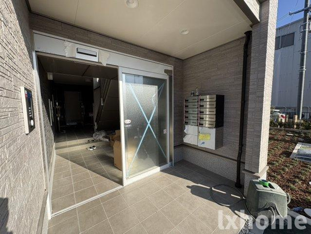 ソレイユ茨木のエントランス