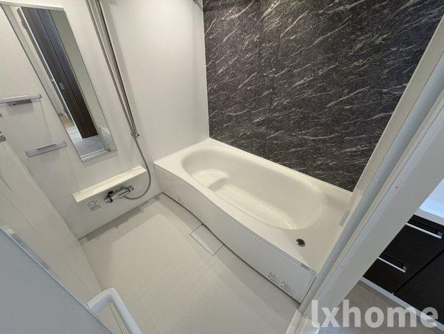 ソレイユ茨木の浴室