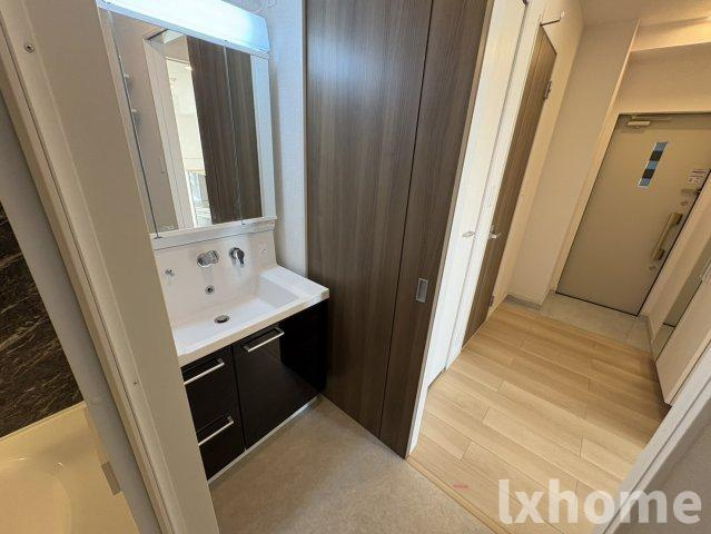 ソレイユ茨木の洗面所