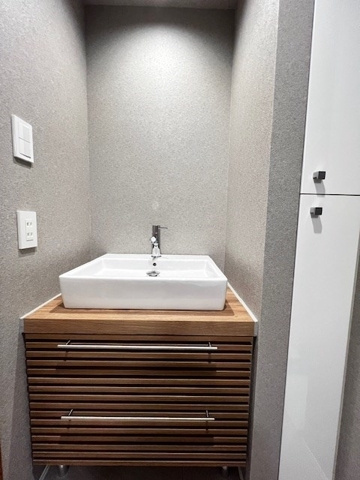 新品家具付きマンション蔵前5（KaGood東京）の独立洗面台