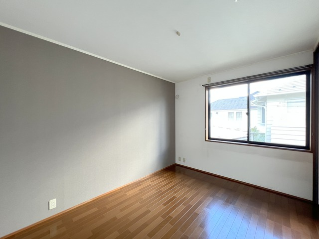 ラ　メールの居間・リビング|★明るいフローリングの角部屋です★